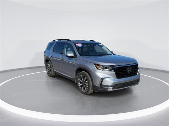 2025 Honda Pilot Touring — photo 1 of 1