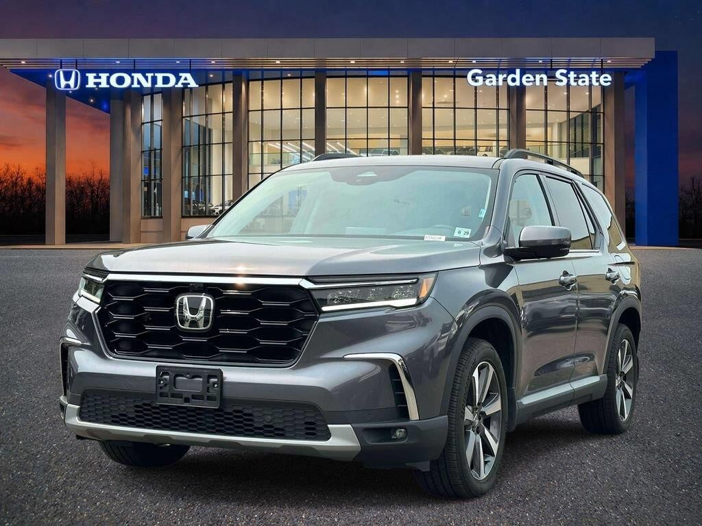 2025 Honda Pilot Elite — photo 1 of 1