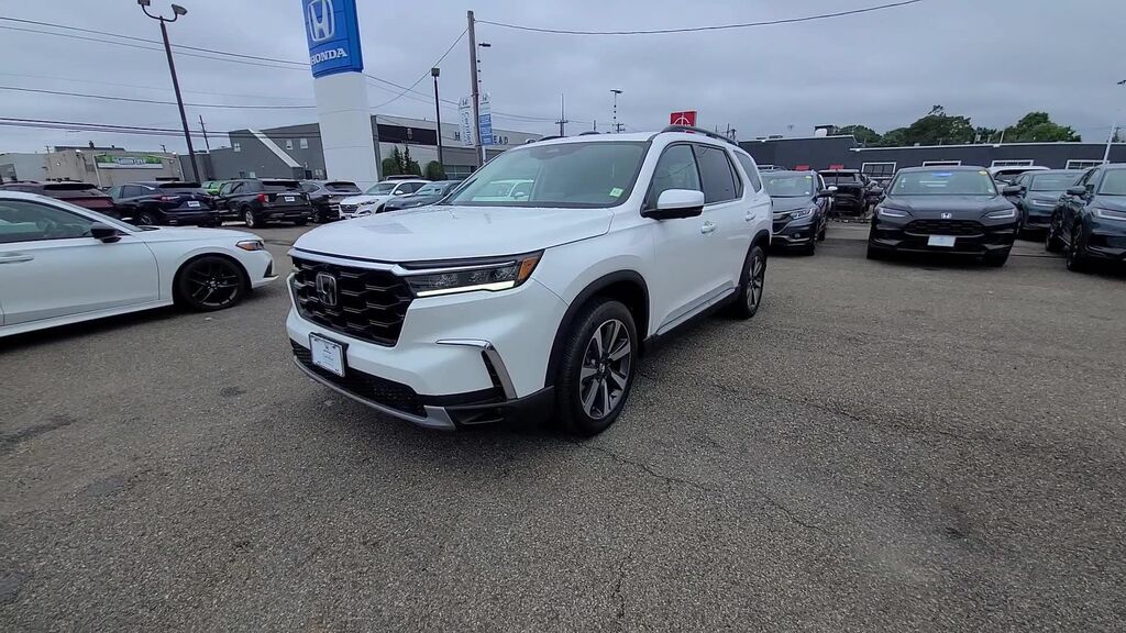 2023 Honda Pilot Elite — photo 1 of 13