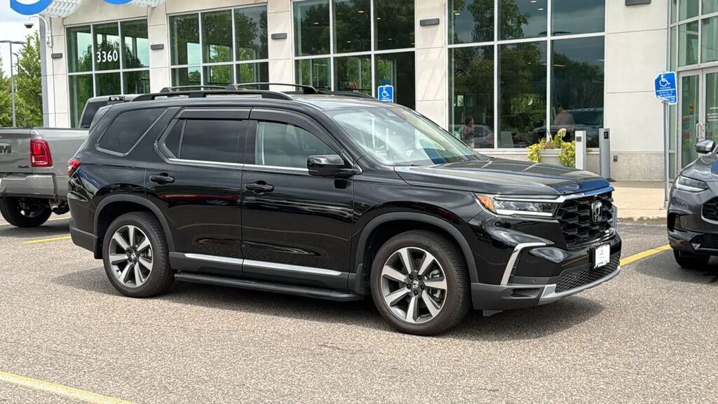 2025 Honda Pilot Elite — photo 1 of 13