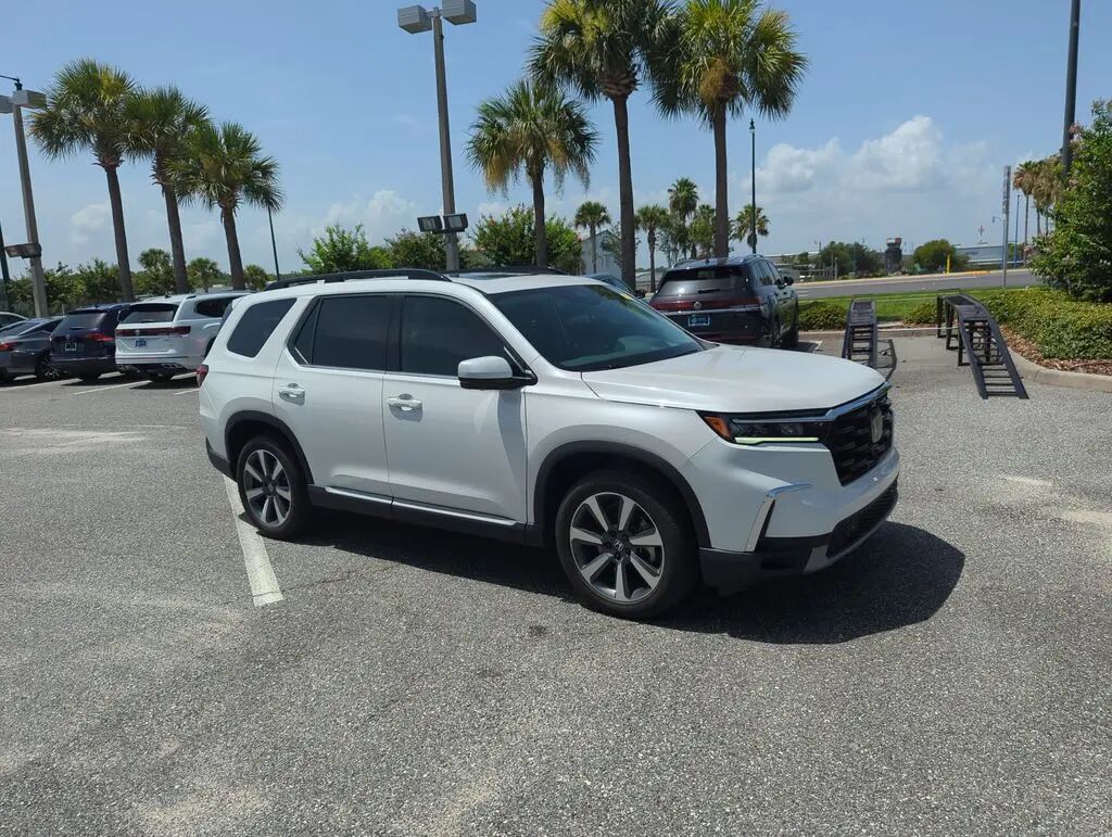 2024 Honda Pilot Elite — photo 1 of 13
