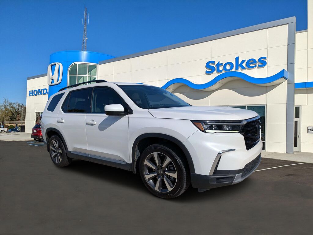 2025 Honda Pilot Elite — photo 1 of 13