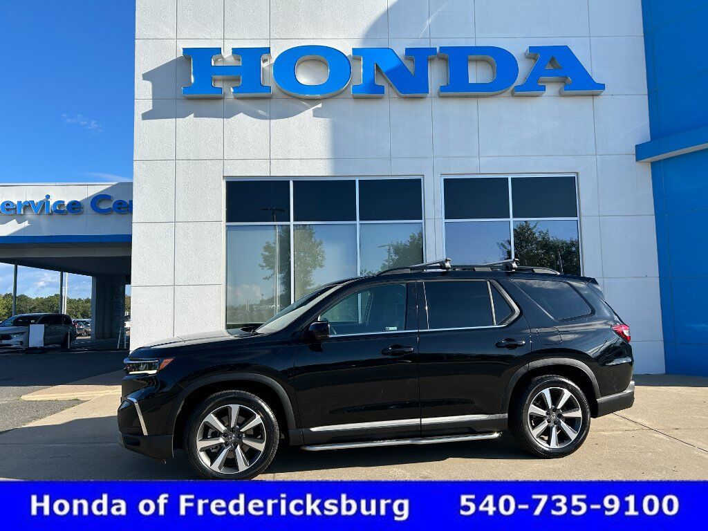 2024 Honda Pilot AWD ELITE — photo 1 of 7