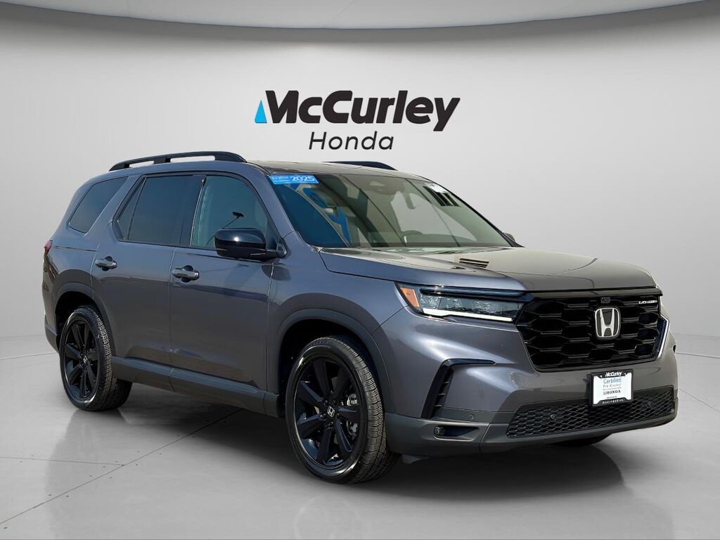 2025 Honda Pilot Black Edition — photo 1 of 13