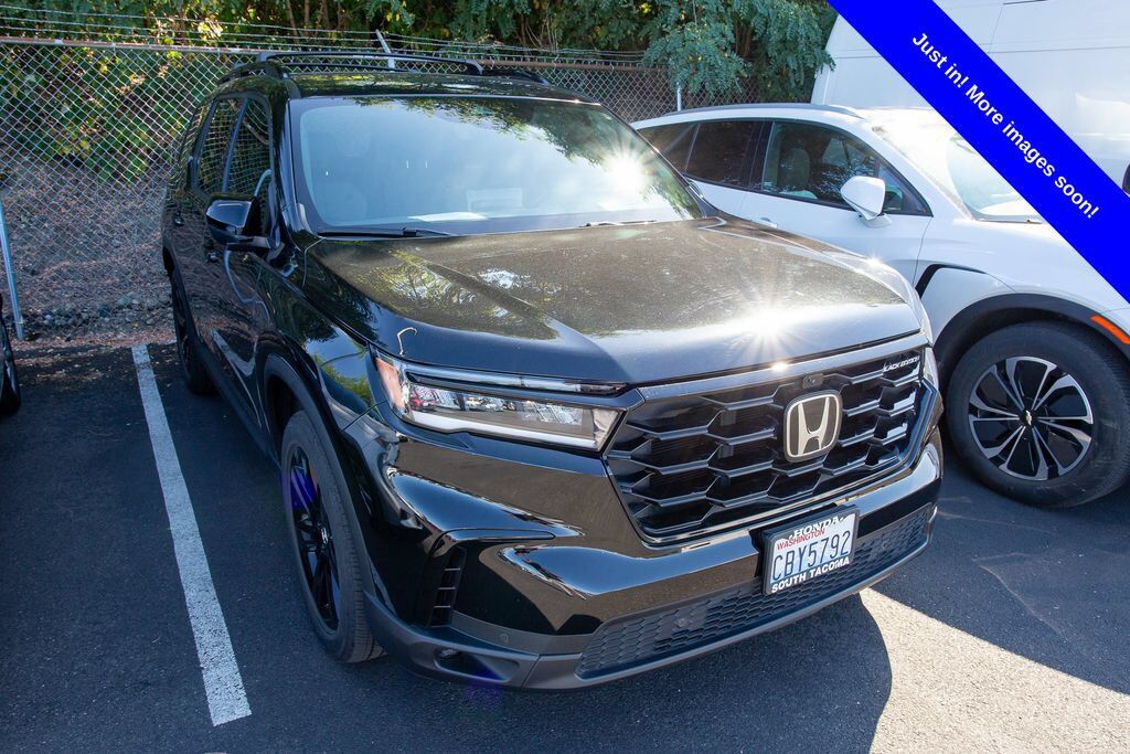 2025 Honda Pilot AWD Black Edition — photo 1 of 4