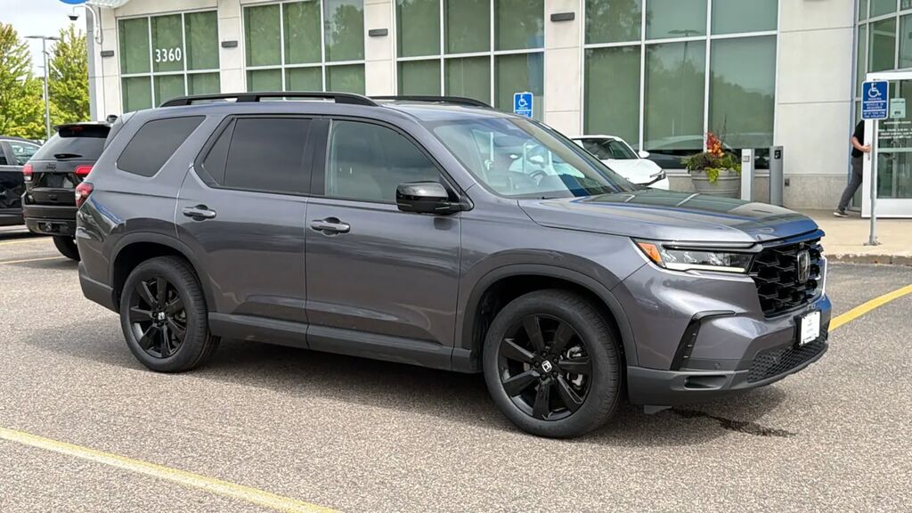 2025 Honda Pilot Black Edition — photo 1 of 13
