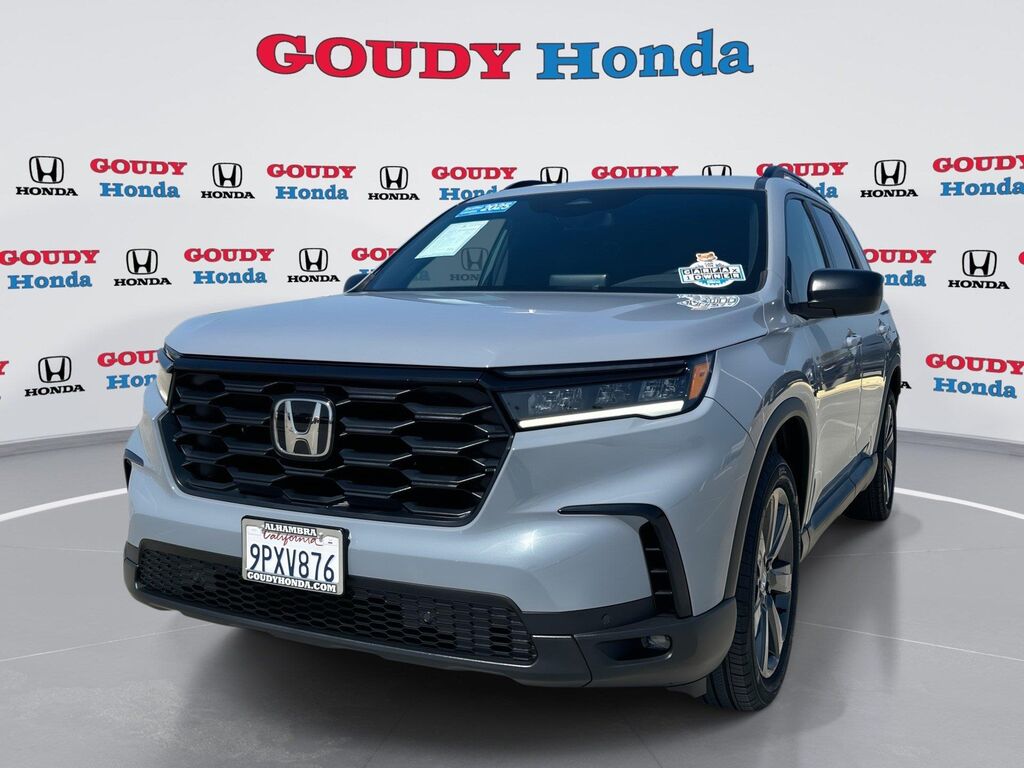 2025 Honda Pilot Sport — photo 1 of 13