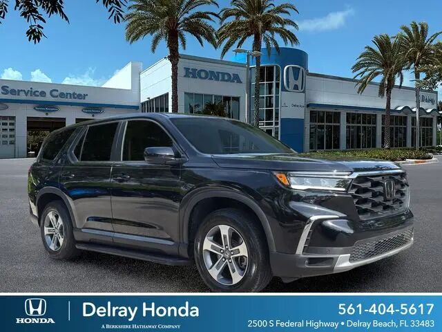 2024 Honda Pilot EX-L w/Rear Captain's Chairs