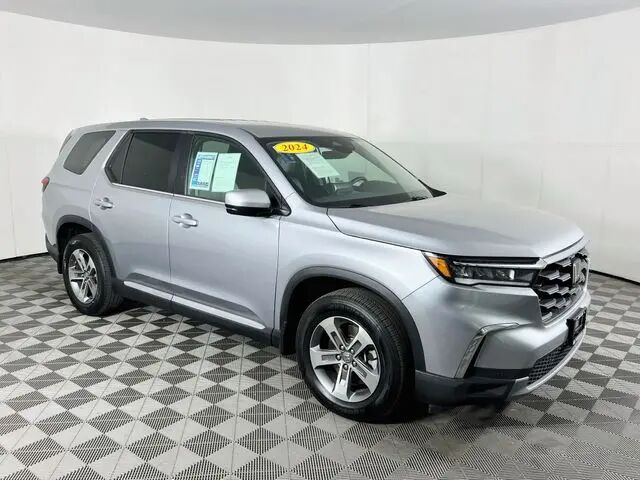 2024 Honda Pilot EX-L w/Rear Captain's Chairs