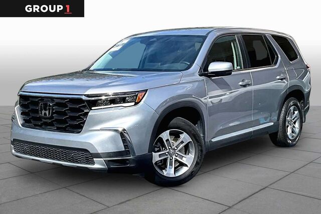2024 Honda Pilot EX-L w/Rear Captain's Chairs
