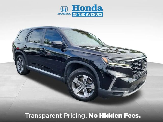 2024 Honda Pilot EX-L w/Rear Captain's Chairs