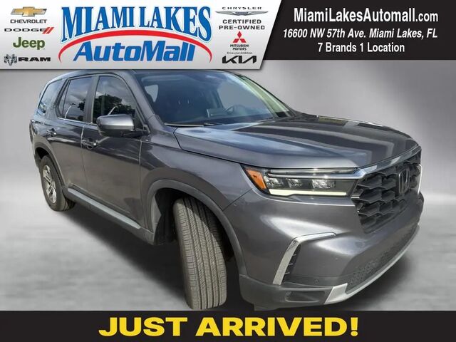 2024 Honda Pilot EX-L w/Rear Captain's Chairs