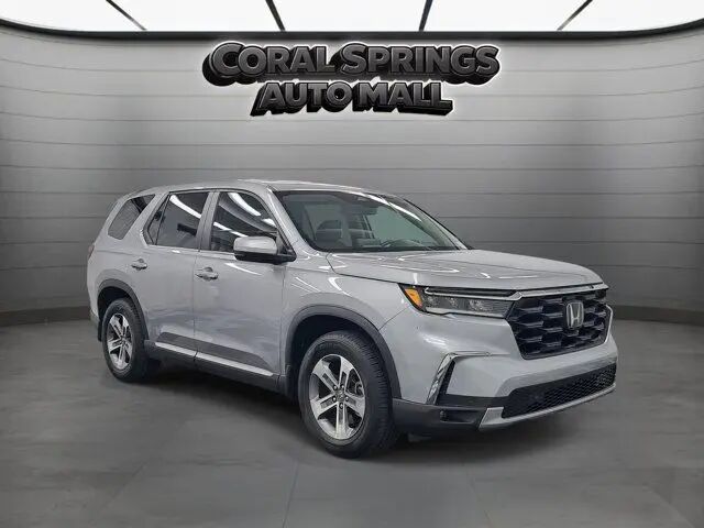 2024 Honda Pilot EX-L w/Rear Captain's Chairs