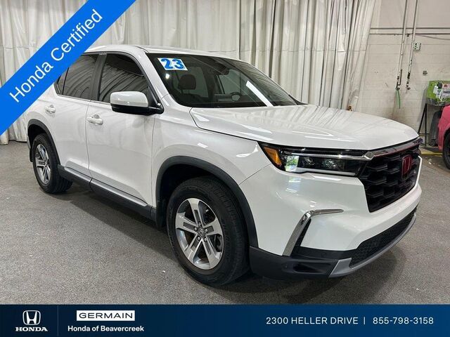 2023 Honda Pilot EX-L w/Rear Captain's Chairs