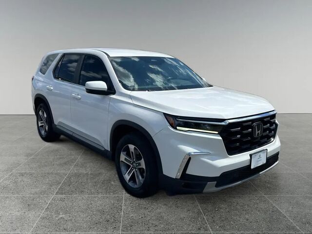 2024 Honda Pilot EX-L w/Rear Captain's Chairs