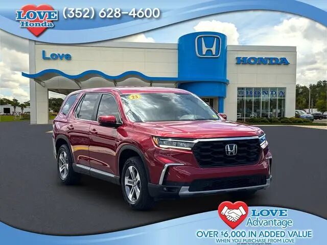 2023 Honda Pilot EX-L w/Rear Captain's Chairs — photo 1 of 1