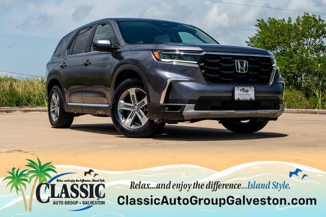 2024 Honda Pilot EX-L w/Rear Captain's Chairs