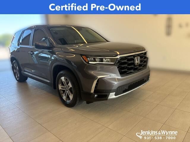 2024 Honda Pilot EX-L w/Rear Captain's Chairs