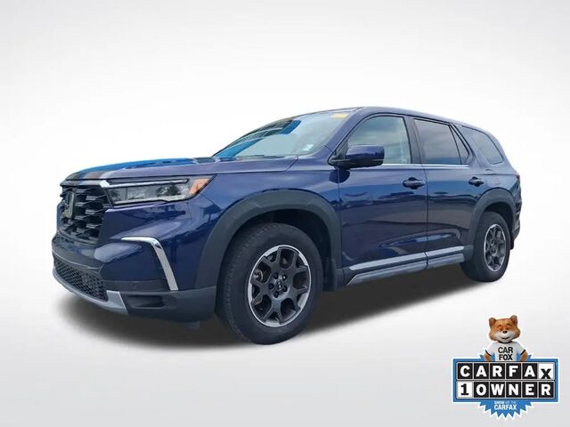 2023 Honda Pilot EX-L w/Rear Captain's Chairs
