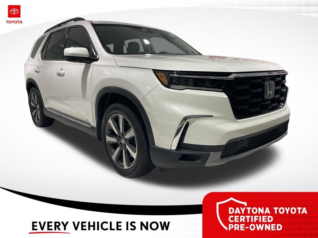 2024 Honda Pilot Touring — photo 1 of 13