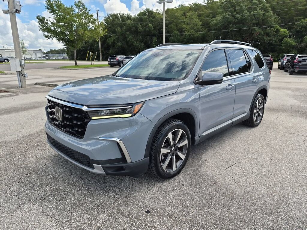 2024 Honda Pilot 2WD TRG — photo 1 of 7