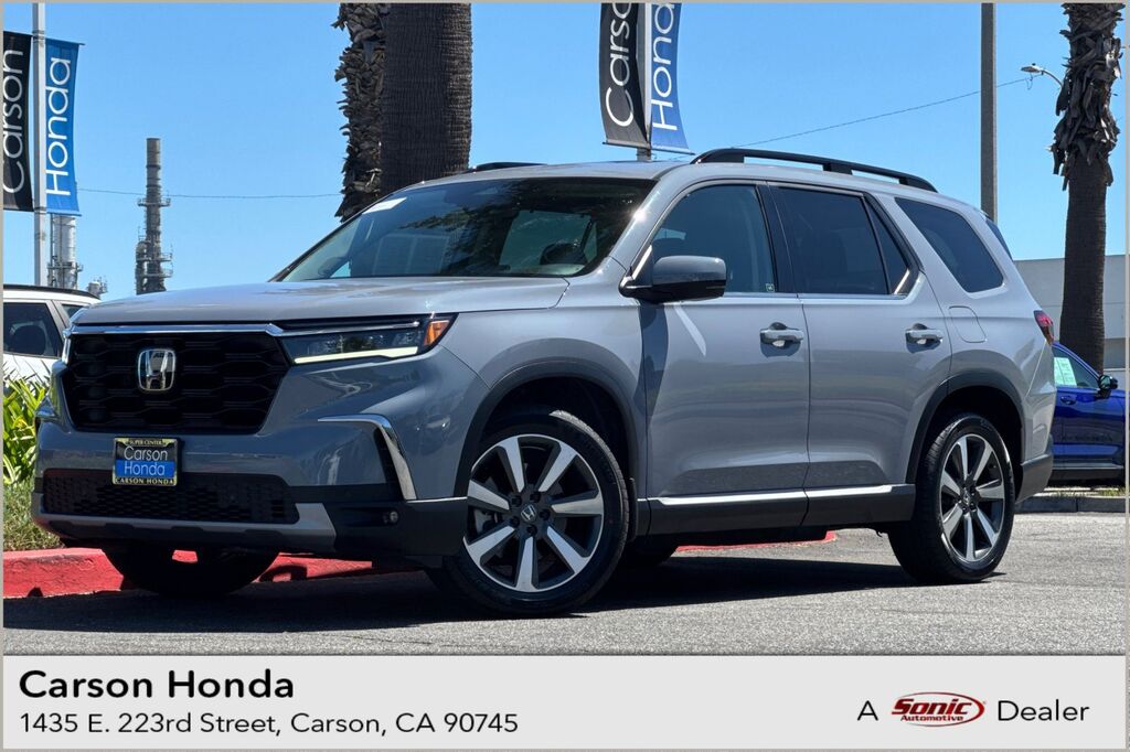 2025 Honda Pilot 2WD Touring — photo 1 of 7