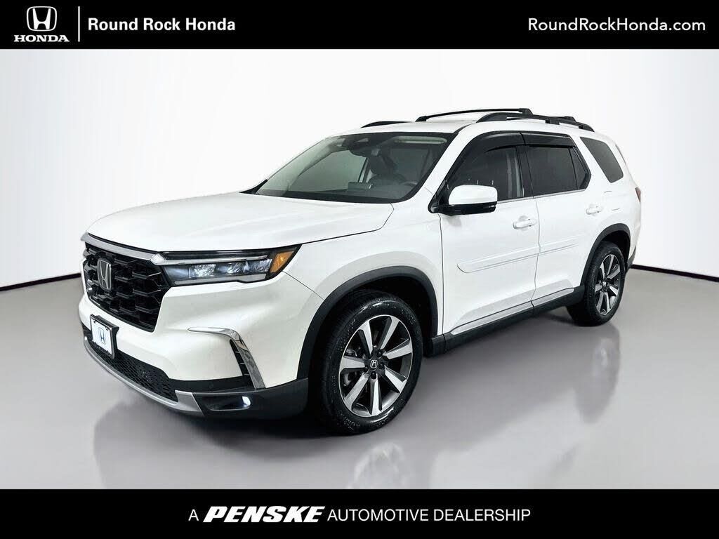 2024 Honda Pilot Touring — photo 1 of 1