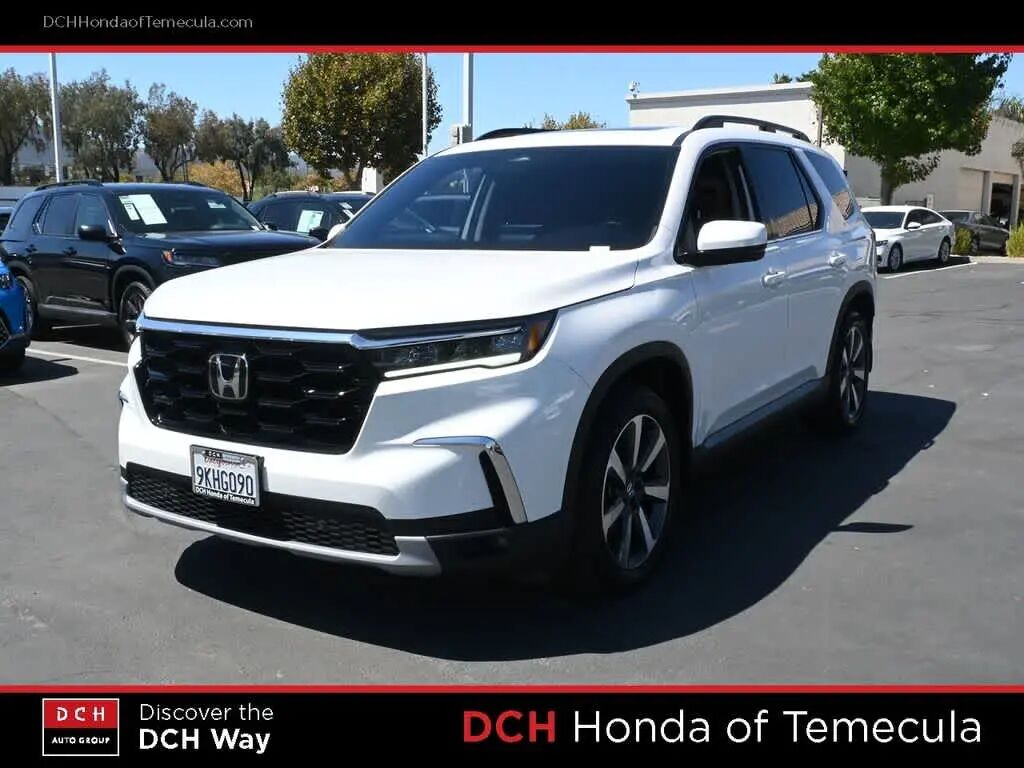 2024 Honda Pilot Touring — photo 1 of 13