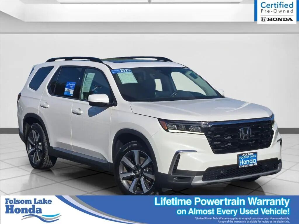 2023 Honda Pilot Touring — photo 1 of 12