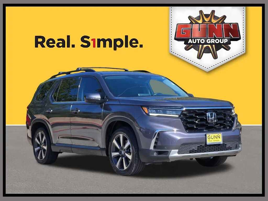 2024 Honda Pilot Touring — photo 1 of 13