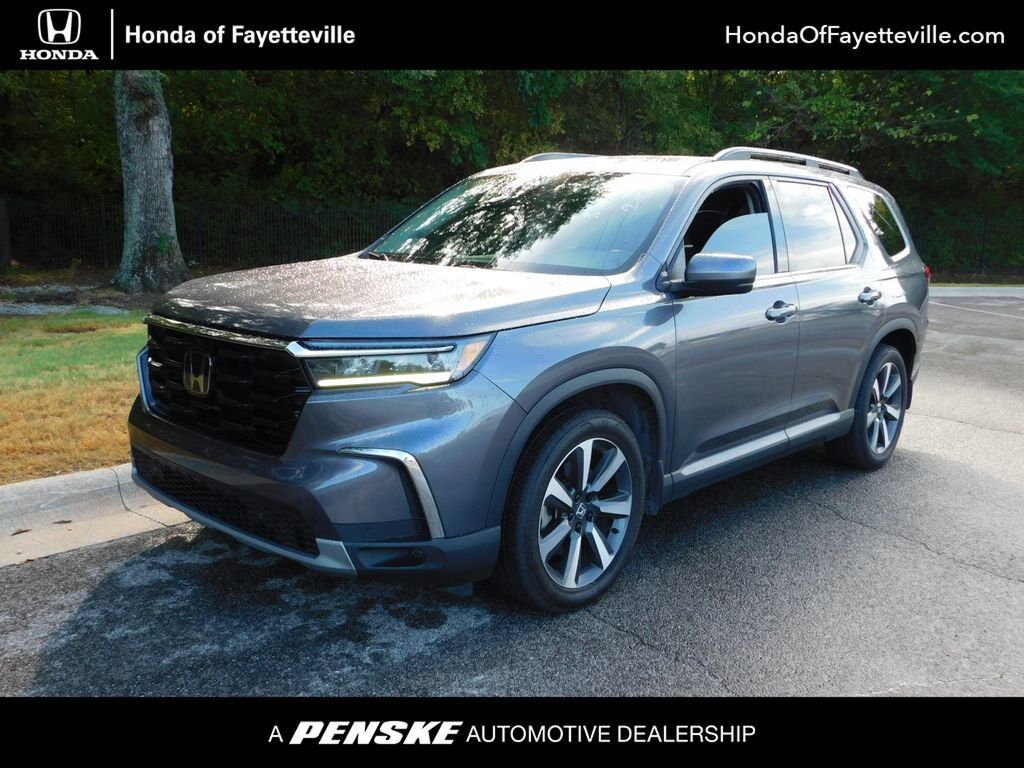 2023 Honda Pilot 2WD TRG — photo 1 of 7