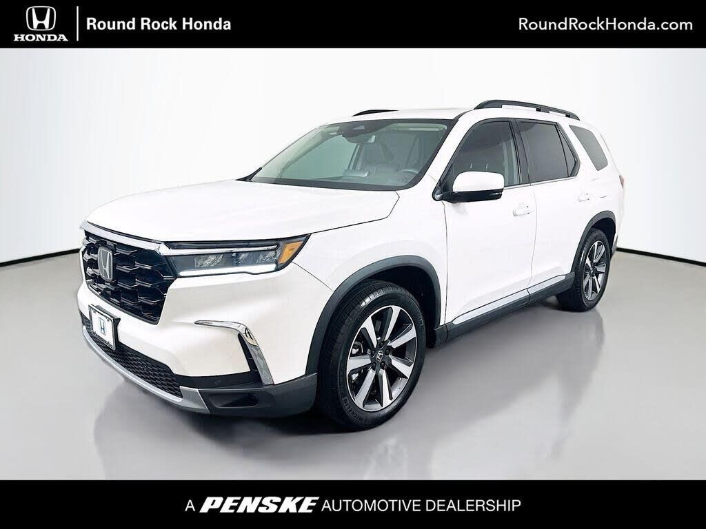 2025 Honda Pilot Touring — photo 1 of 1