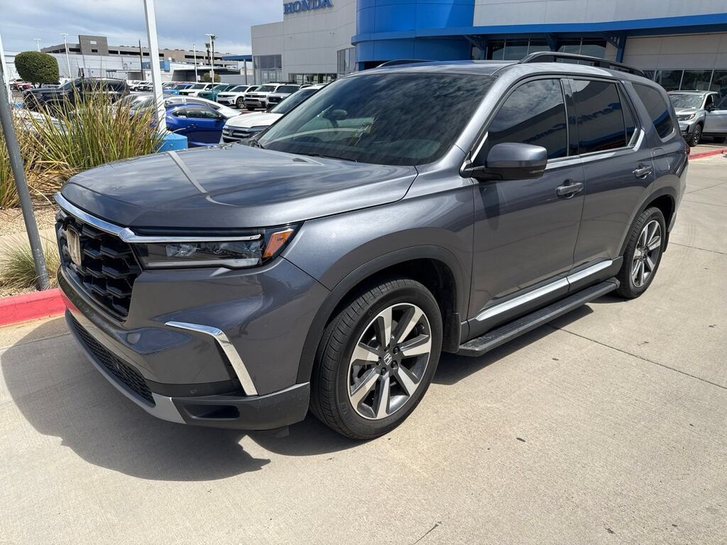 2025 Honda Pilot 2WD Touring — photo 1 of 7