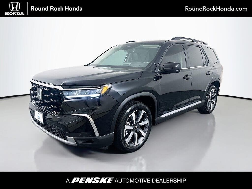2025 Honda Pilot Touring — photo 1 of 1
