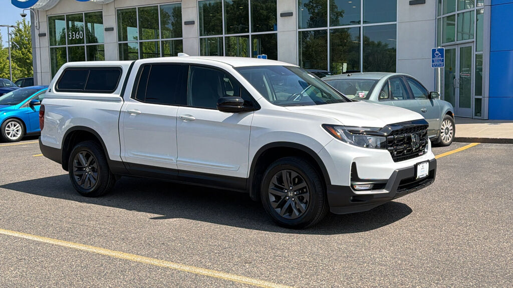 2024 Honda Ridgeline AWD SPORT — photo 1 of 7