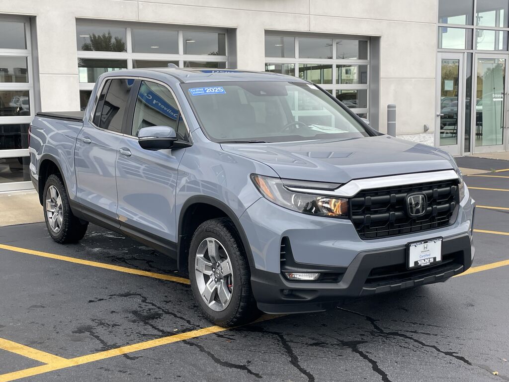 2025 Honda Ridgeline AWD RTL — photo 1 of 7