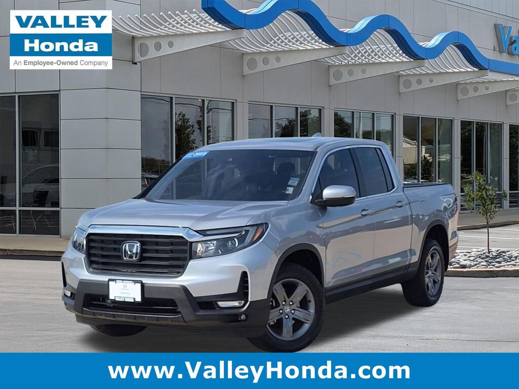 2023 Honda Ridgeline AWD RTL — photo 1 of 7