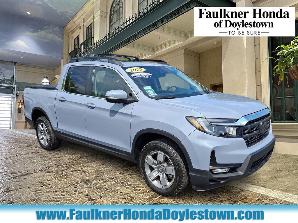 2025 Honda Ridgeline AWD RTL — photo 1 of 7