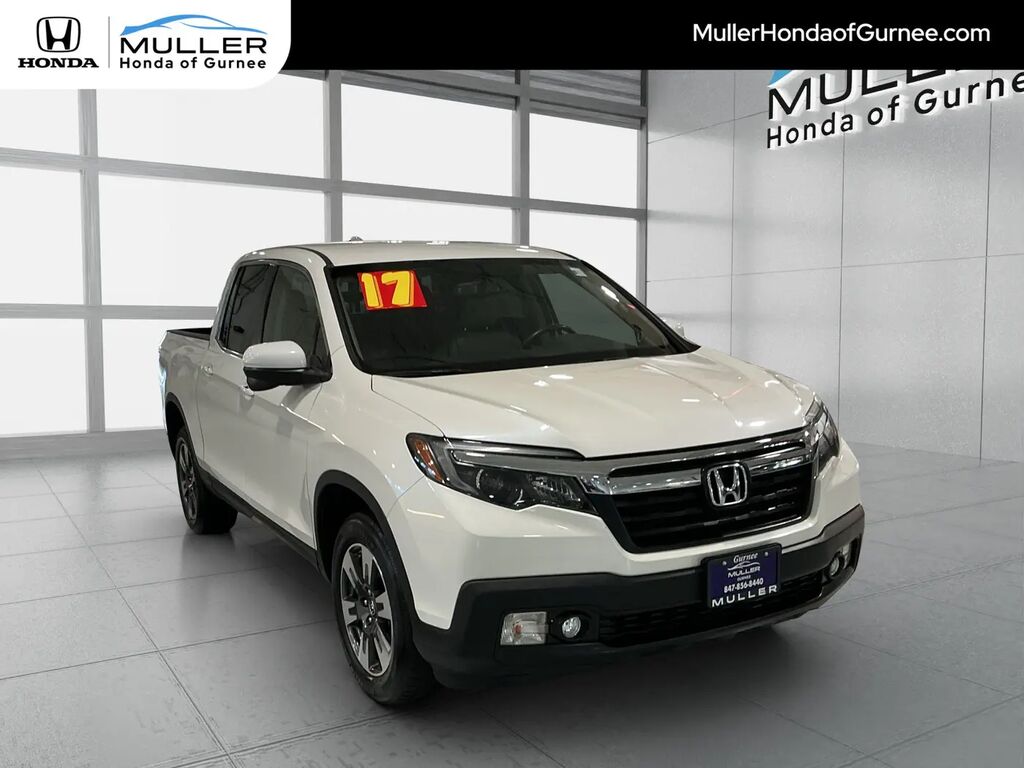 2017 Honda Ridgeline RTL-T — photo 1 of 13