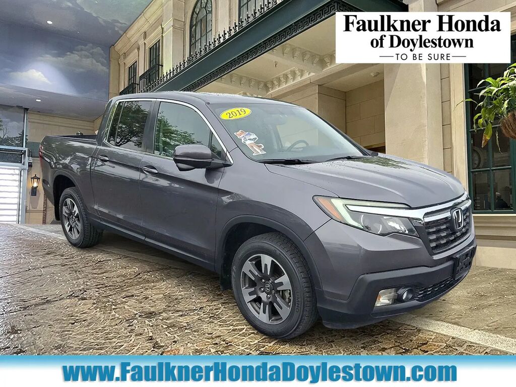 2019 Honda Ridgeline RTL-T — photo 1 of 13