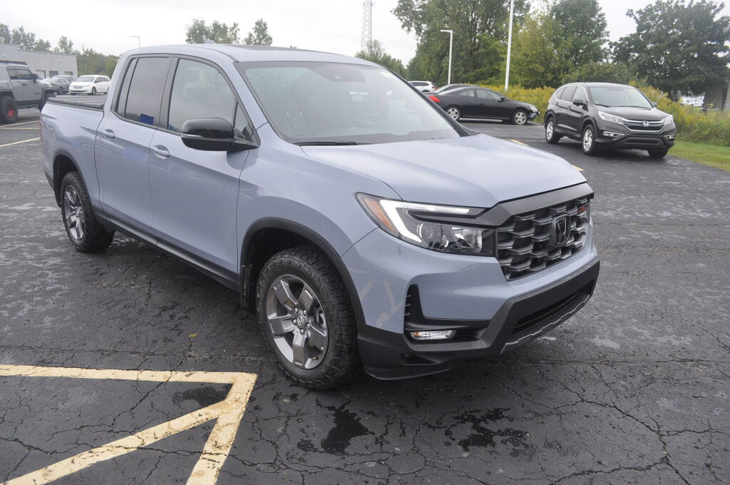 2025 Honda Ridgeline AWD TRAILSPORT — photo 1 of 7