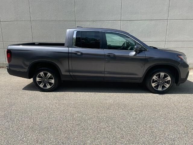 2019 Honda Ridgeline RTL-T — photo 1 of 9