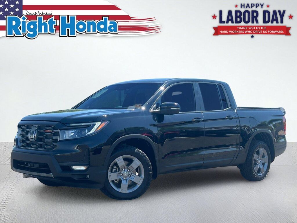 2025 Honda Ridgeline TrailSport — photo 1 of 13