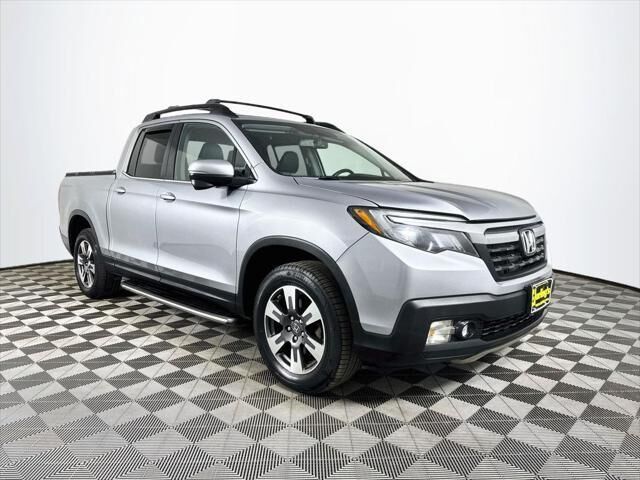 2017 Honda Ridgeline RTL-T — photo 1 of 13