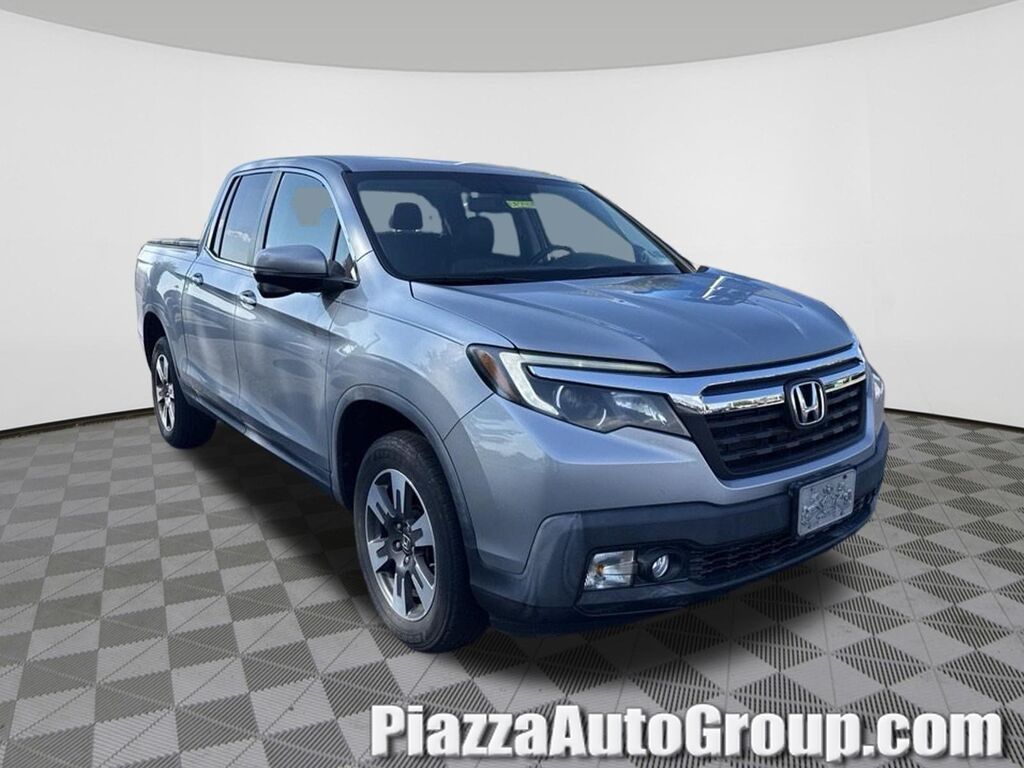 2017 Honda Ridgeline AWD RTL-T — photo 1 of 7