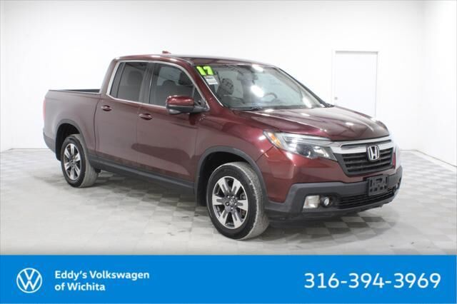 2017 Honda Ridgeline RTL-T — photo 1 of 13