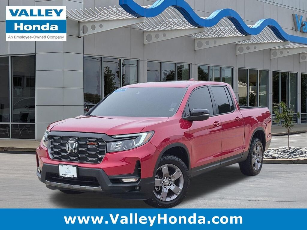 2025 Honda Ridgeline TrailSport — photo 1 of 13