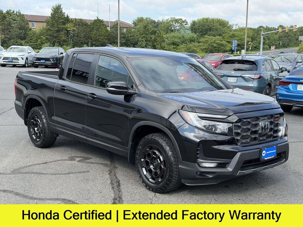 2025 Honda Ridgeline TrailSport+ — photo 1 of 13