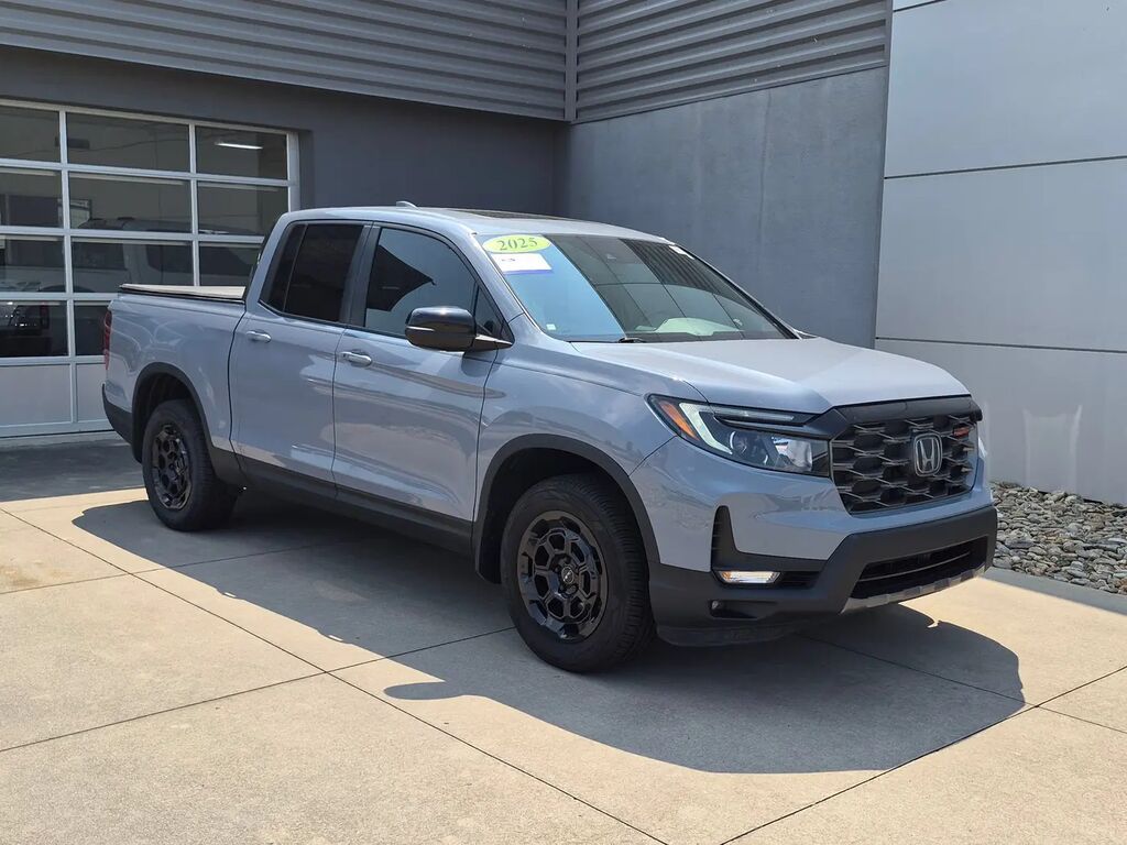 2025 Honda Ridgeline TrailSport+ — photo 1 of 13