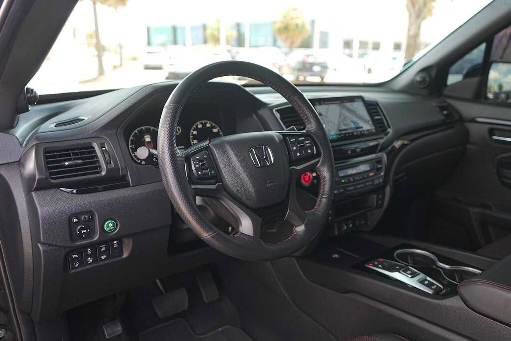 2025 Honda Ridgeline AWD BLACK EDITION — photo 1 of 7